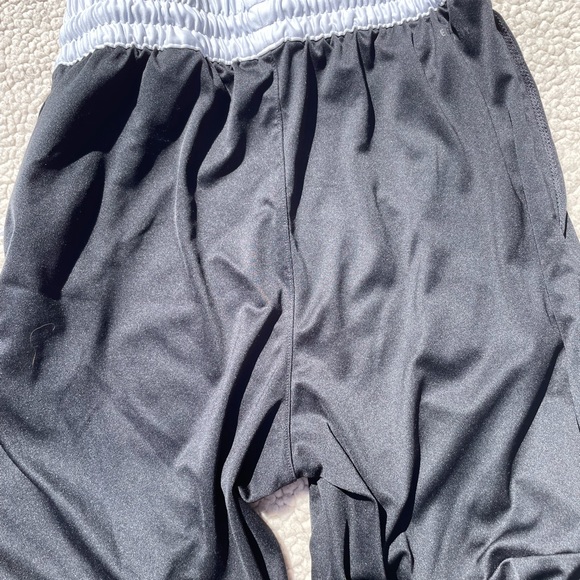 ❣️❤️ Adidas Basketball Shorts Small ❤️❣️ - Picture 4 of 5